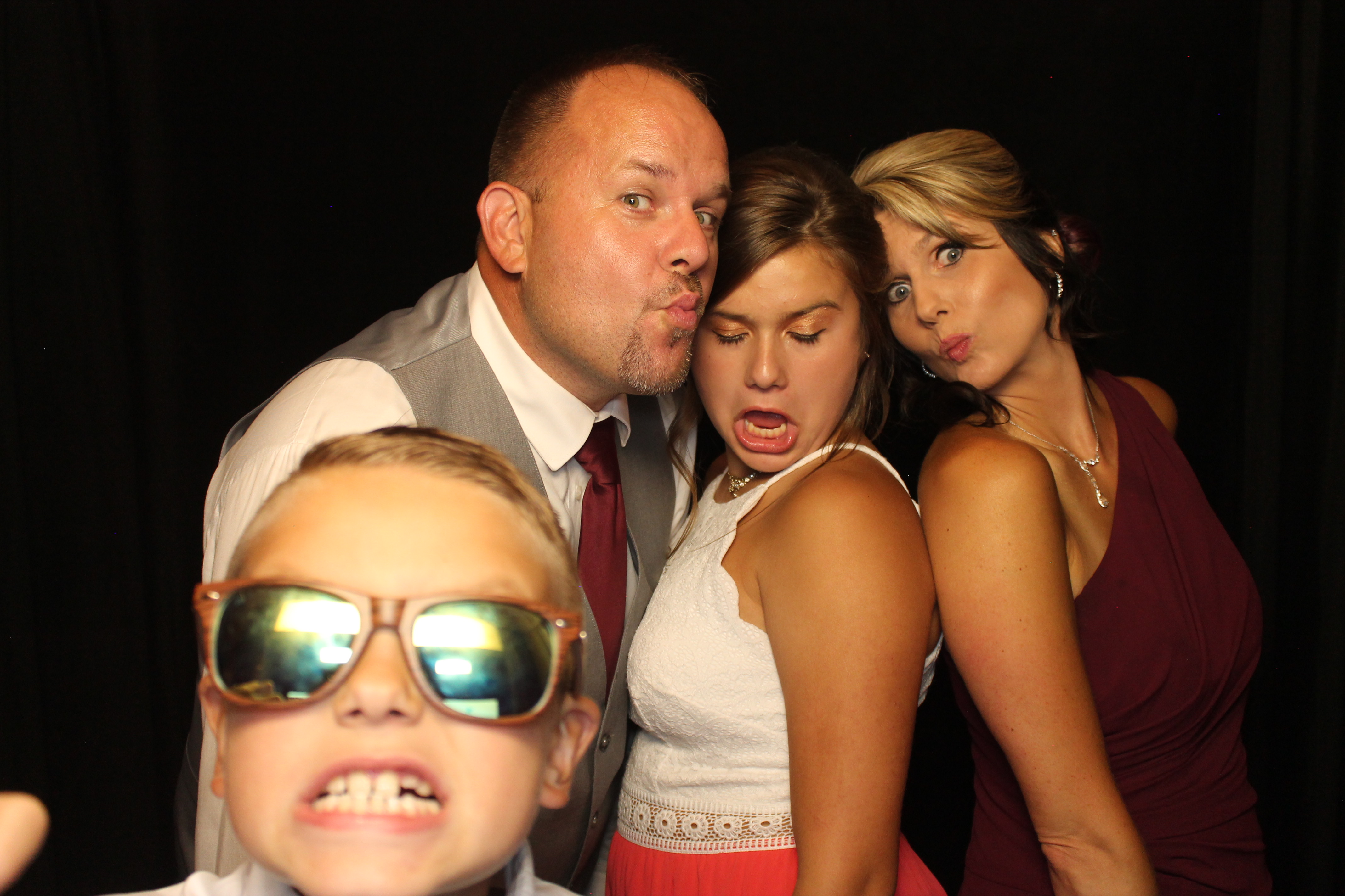 Christine Cosby Wedding Reception | View more photos from the event at gallery.photoboothcincy.com/u/PhotoBoothCincy/Christine-Cosby-Wedding-Reception
